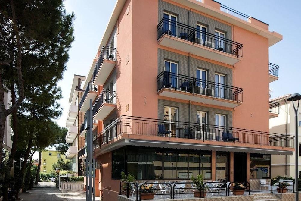 Hotel Scarlet Rimini Extérieur photo