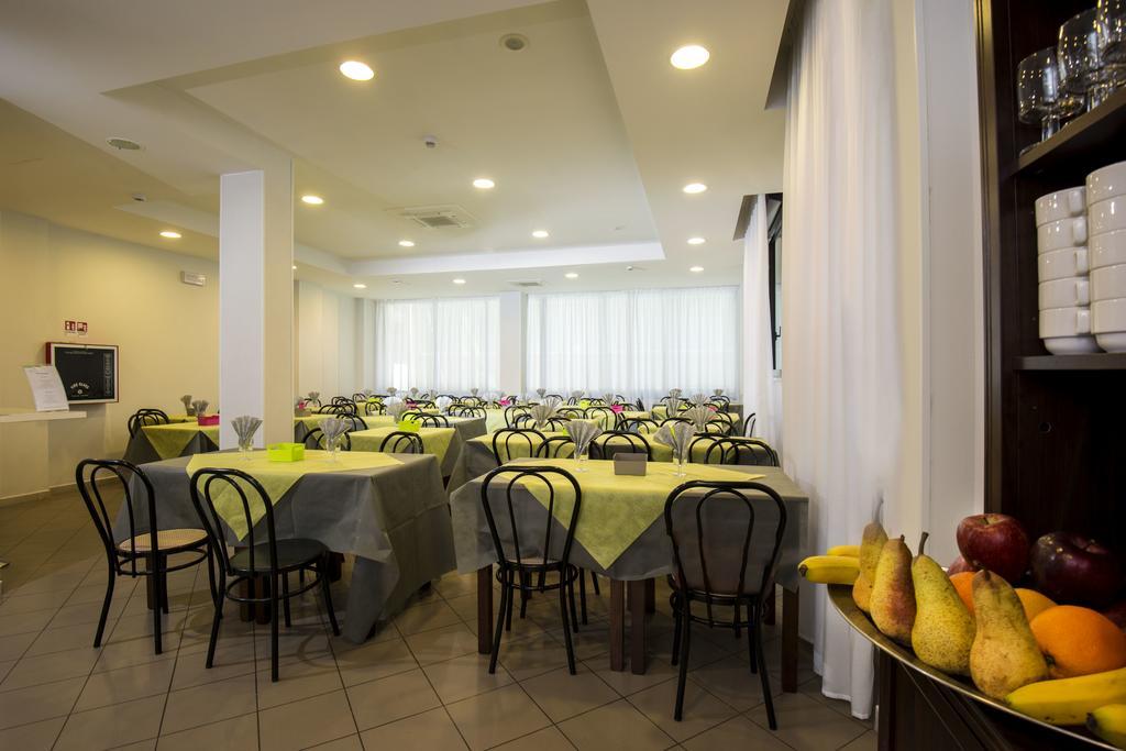 Hotel Scarlet Rimini Extérieur photo