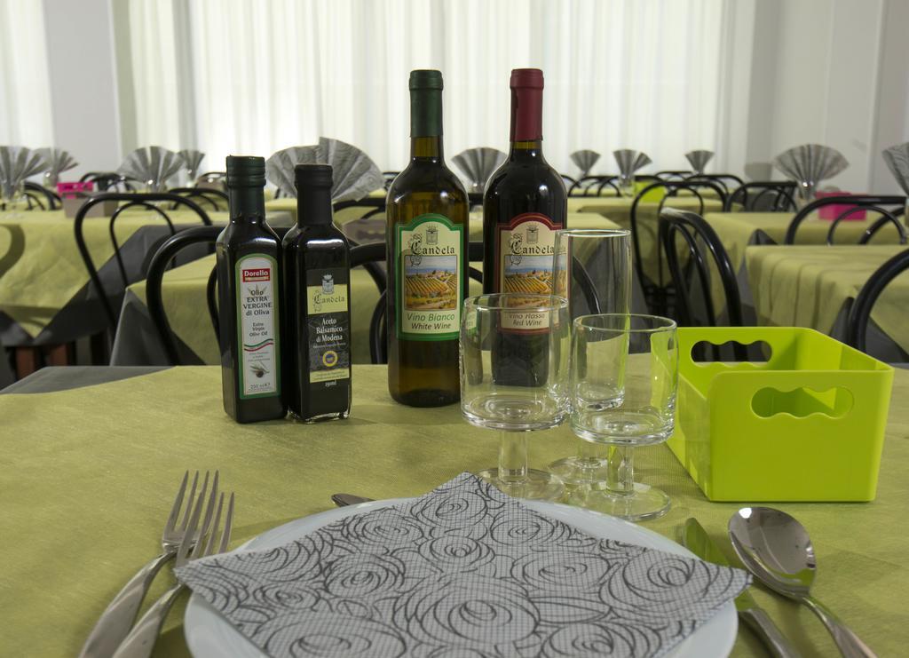 Hotel Scarlet Rimini Extérieur photo